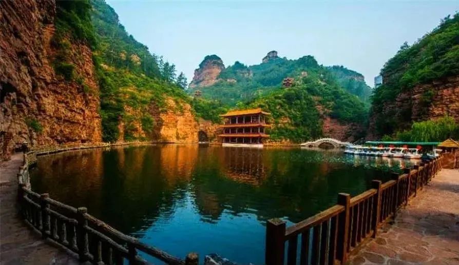 在颐养小镇白王庄体验"天然氧吧"的清新脱俗在戏曲小镇楼上村
