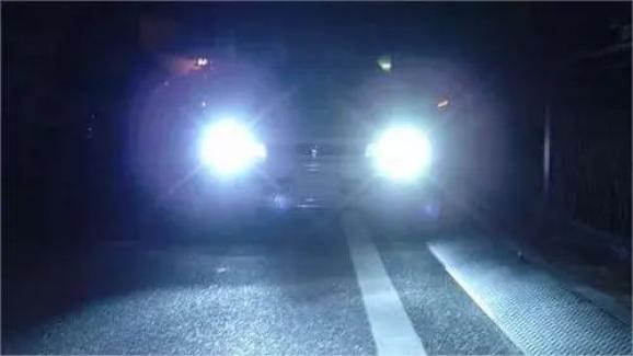 夏季行动 | "酒驾,醉驾"两车相会 灯光刺眼引发斗殴