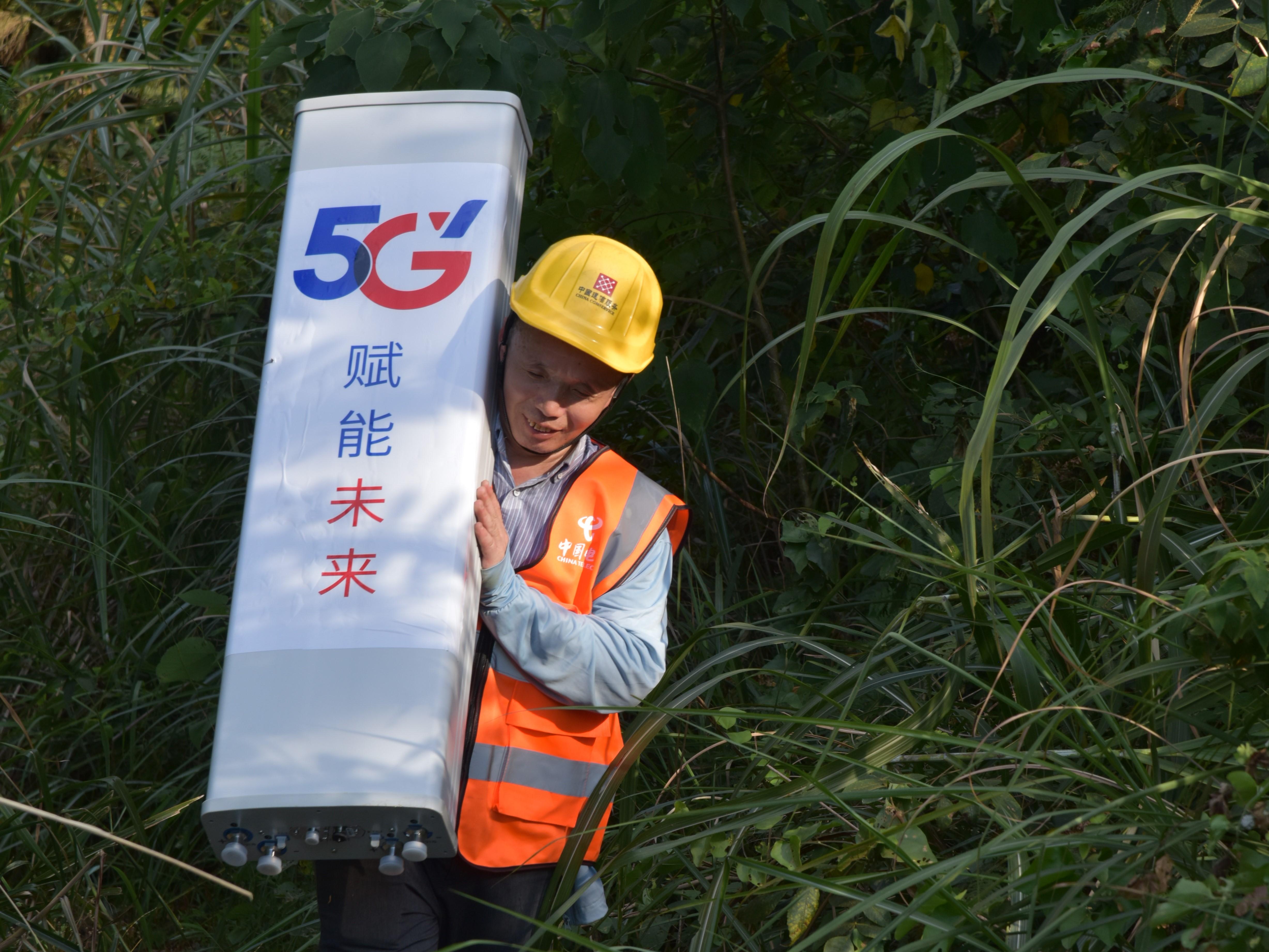 酷暑中攀山越岭,助力乡村5g信号全覆盖