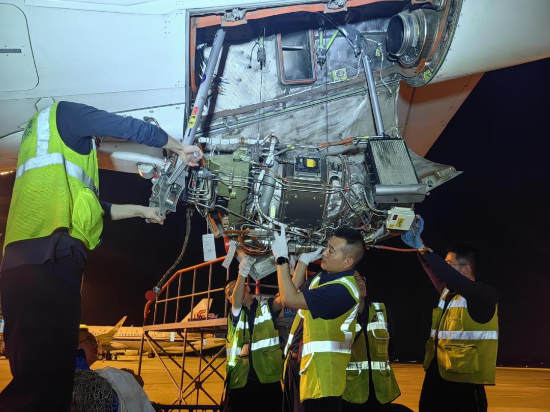 今天跟着南航机务一起看大片