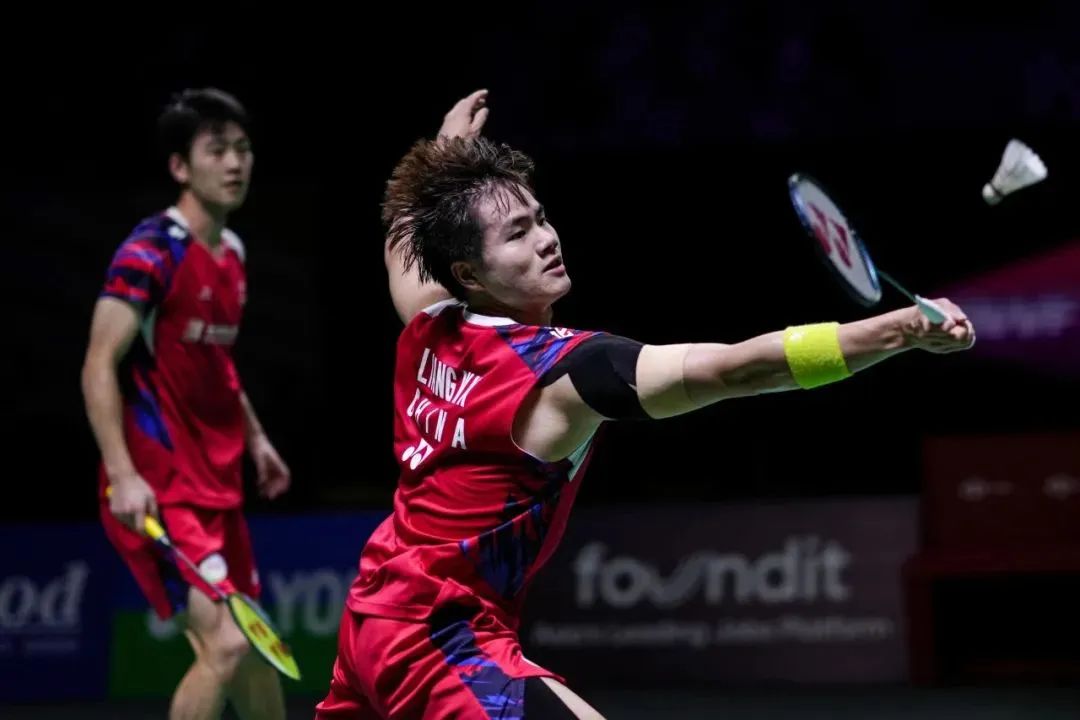 "广州仔"樊振东夺冠被"举高高",梁伟铿首秀奥运即摘银!