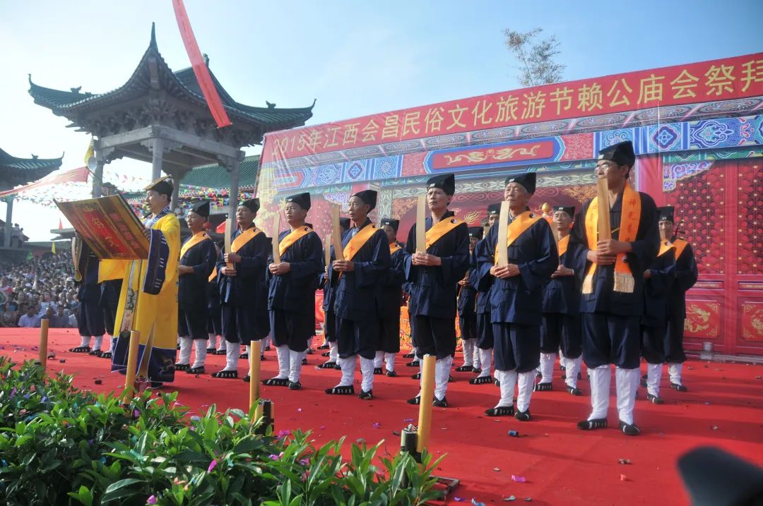 现在,赖公有多个尊称:赖侯福主,赖公元帅,嘉应侯,四海灵应王,显应公