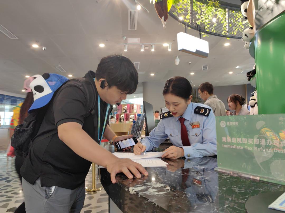 过境免签带火“中国游”！离境退税吸引境外旅客“买起来”