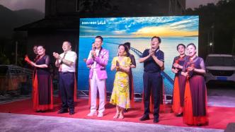 重慶南岸區(qū)民間文化藝術團在武隆區(qū)雙河鎮(zhèn)義務演出