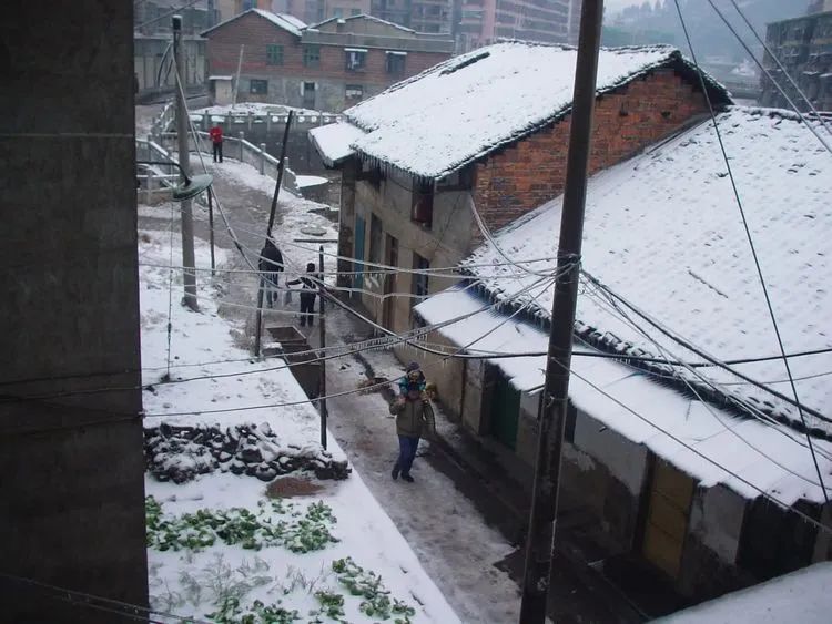 周建生:四十年拍摄一条街