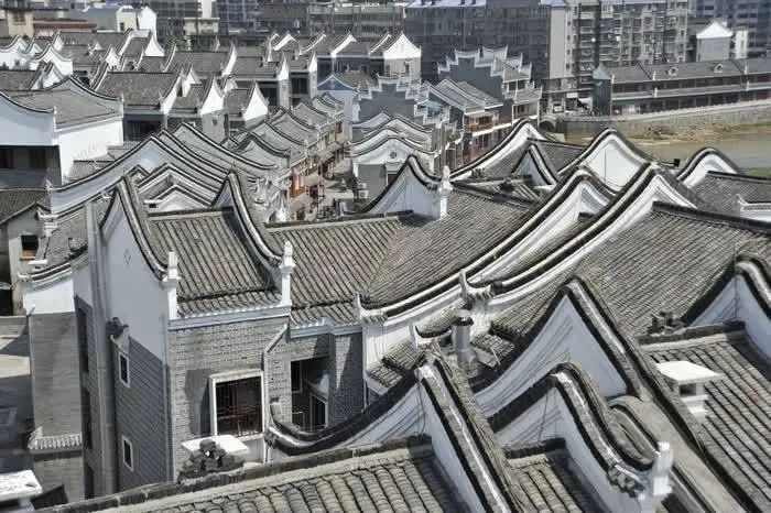 周建生:四十年拍摄一条街