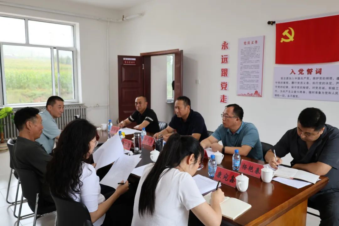 8月20日,赤峰市中级人民法院党组成员,副院长黄文忠一行到敖汉旗人民