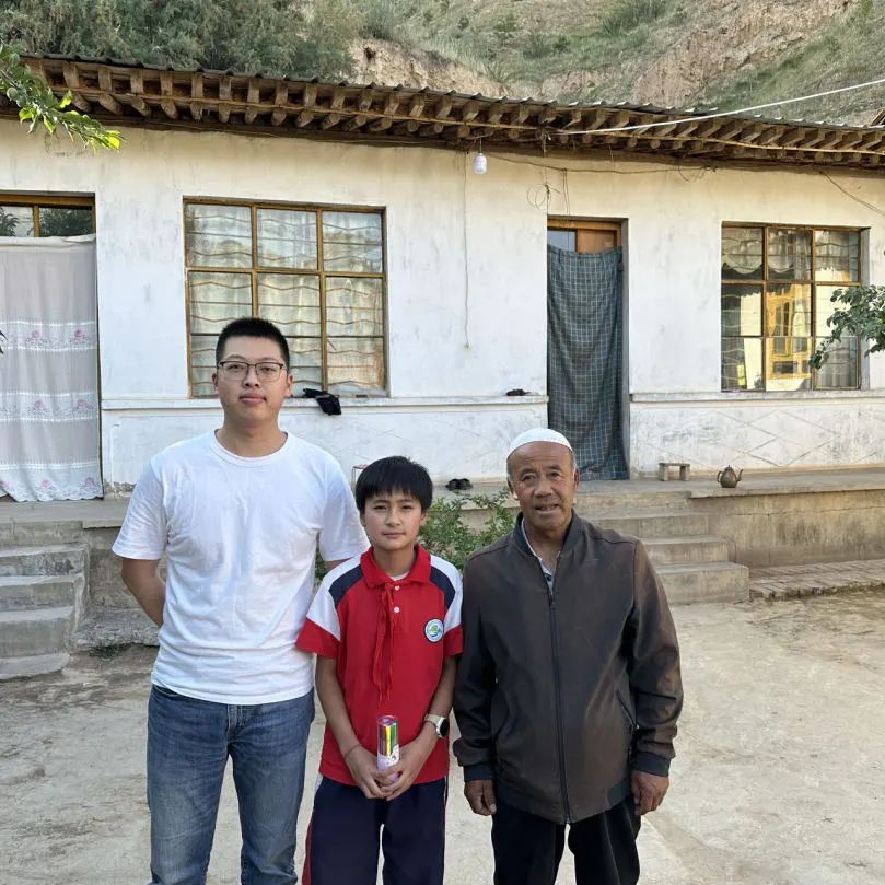 【最美一线员工】青年志愿者符仁杰:支教接力 筑梦东