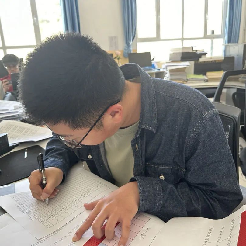 【最美一线员工】青年志愿者符仁杰:支教接力 筑梦东