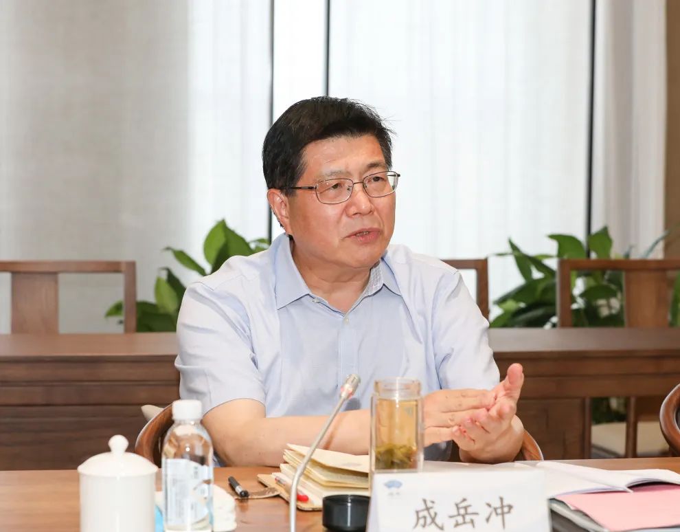 学习贯彻 成岳冲主委赴嵊州宣讲中共二十届三中全会精神并调研文化