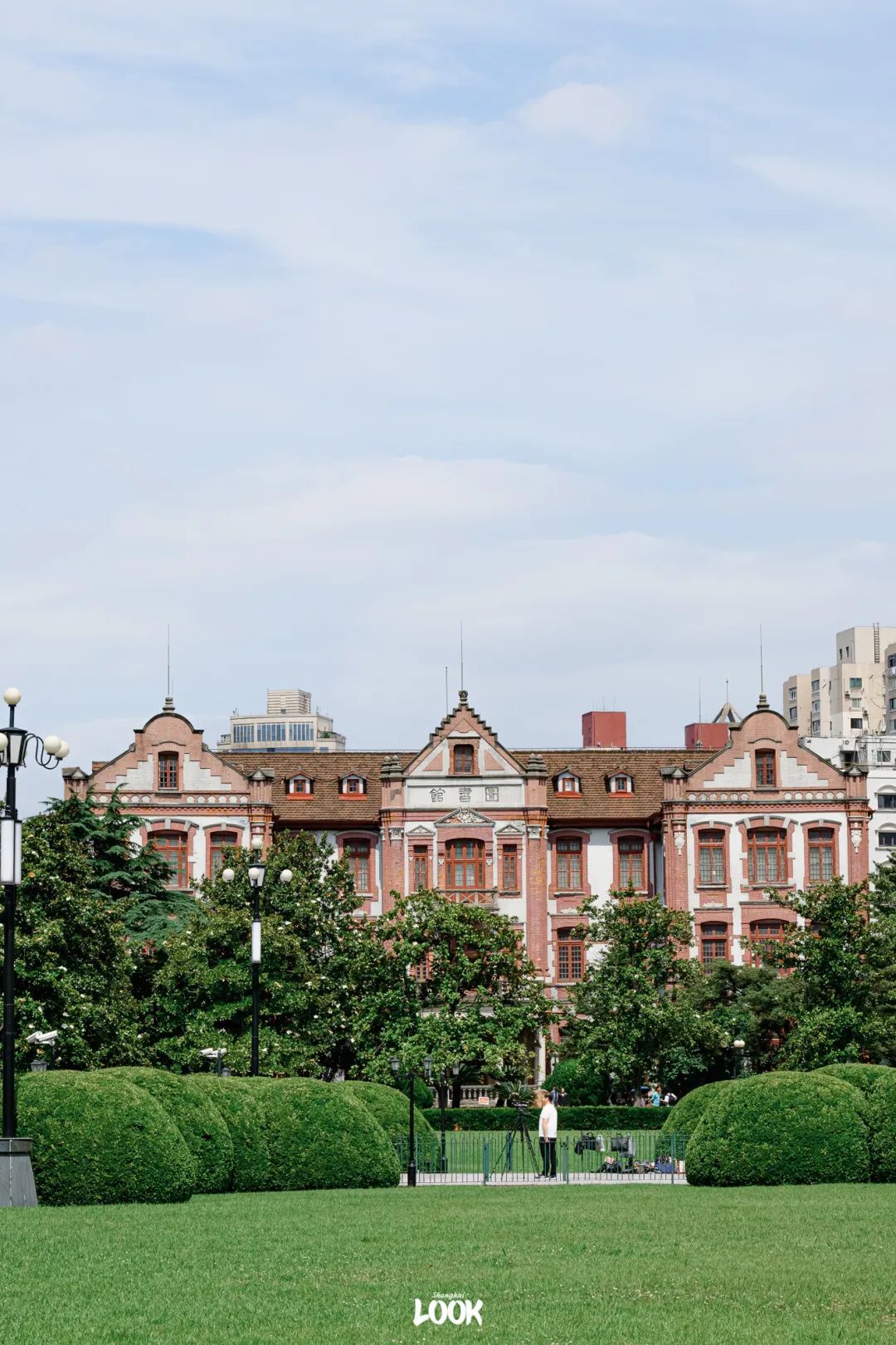 上海交通大学临港校区图片