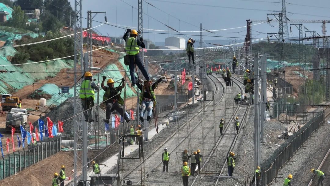 其中西渝高速场5台9线,西武高速场4台8线,西康普速场4台10线,预留城际