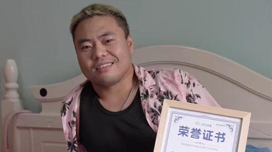 杭州快遞員救人后受傷需靜養三月 “不后悔！”