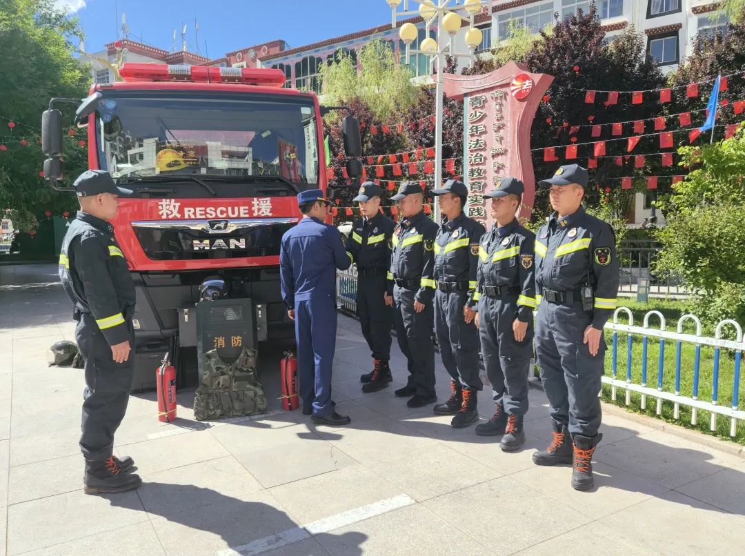 昌都市消防救援支队深入市区队站实地督导检查作战训练安全工作