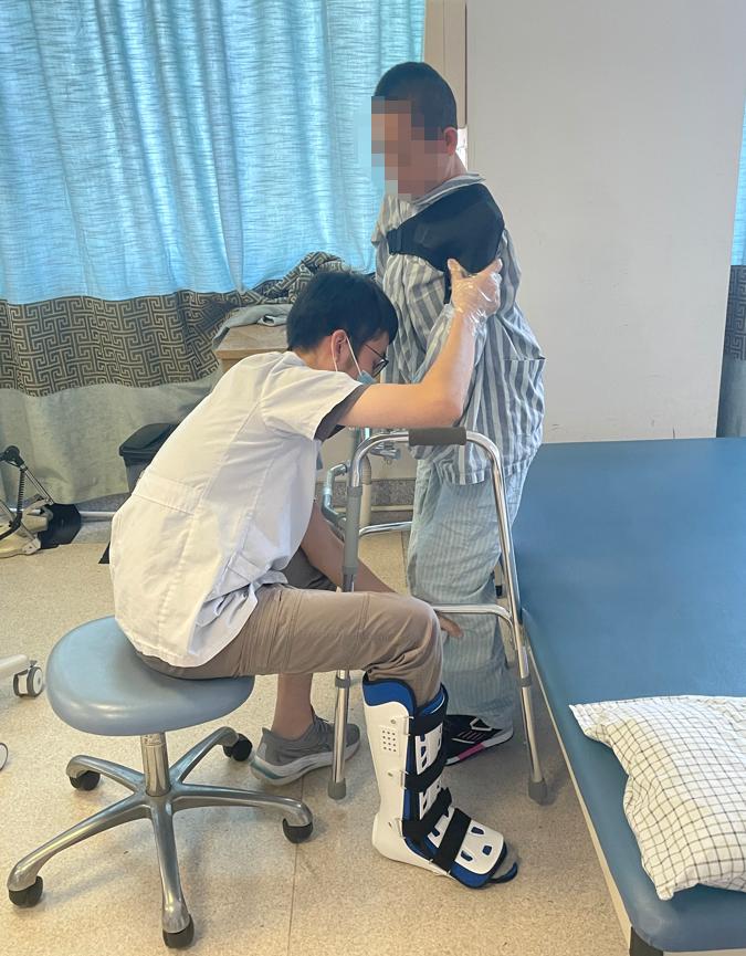 【同心同行】楼奇辉:病痛中的坚守  "患者更需要我"