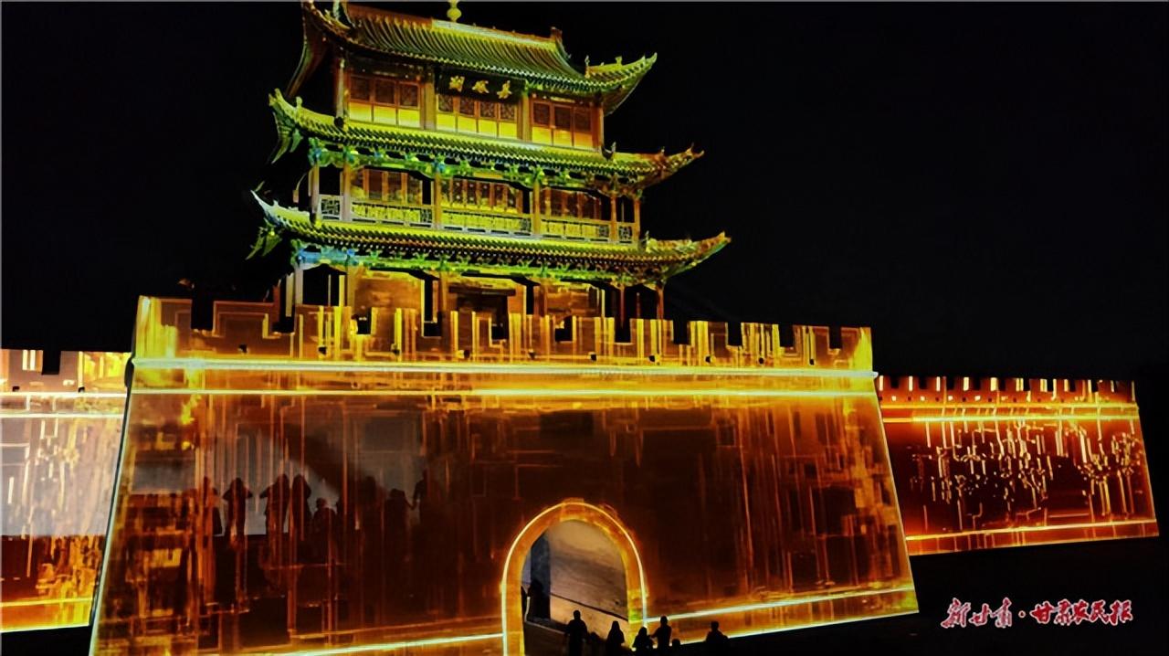 夜游嘉峪关 一眼望千年