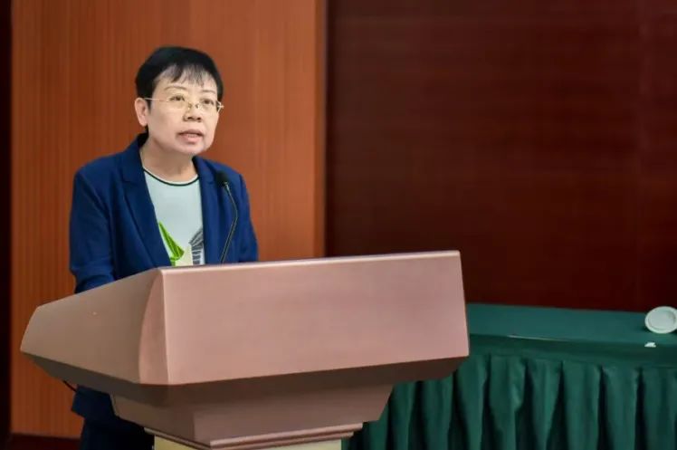 会上,省委党校副校长赵建英作了学习贯彻党的二十届三中全会精神专题