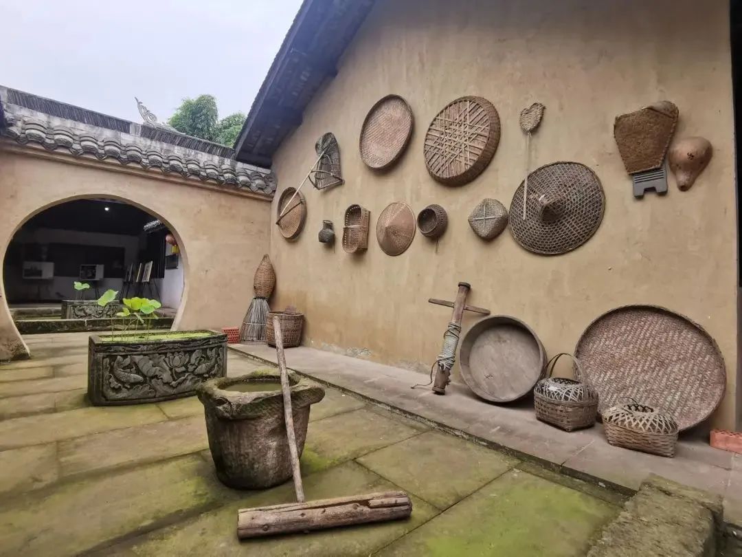 龙泉驿区：宝地胜景葡萄香 “客家村”书写乡村振兴美丽画卷