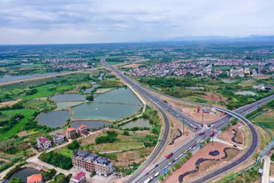 330国道改建工程全线通车