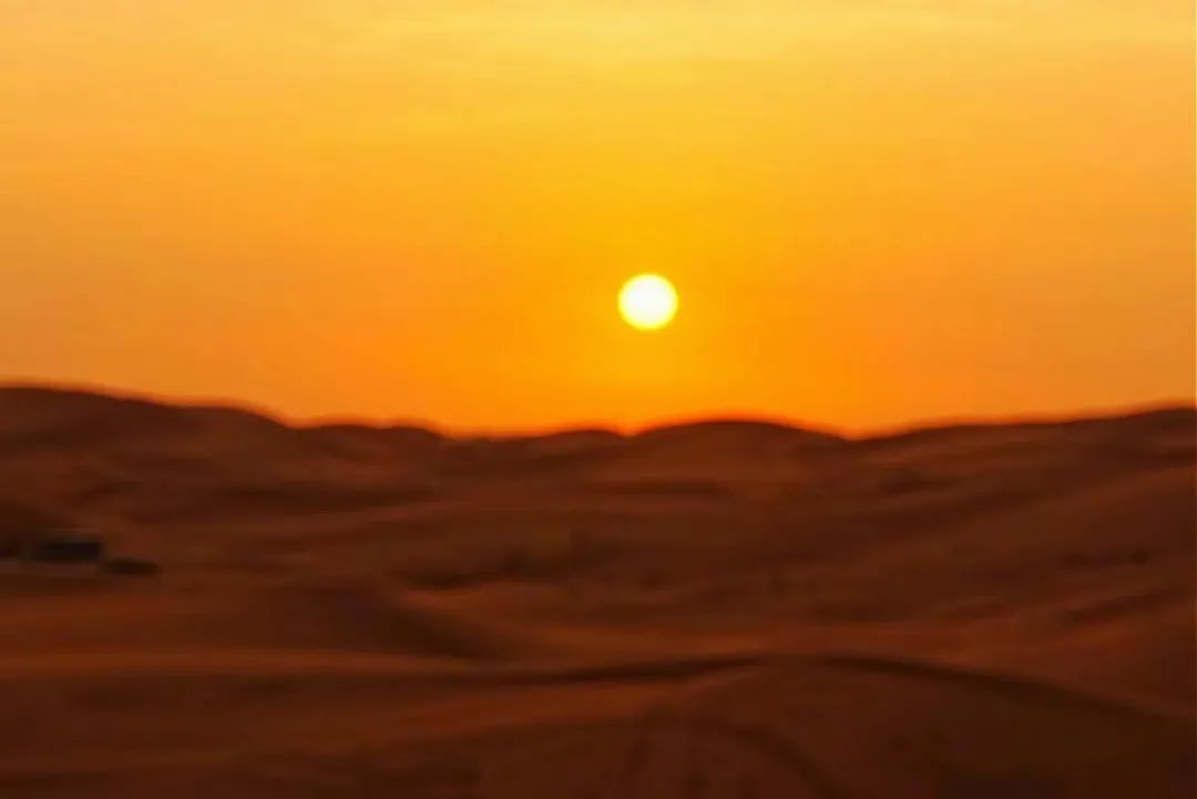 线路二:漠行者了解神秘的西夏文化,穿越明清古堡,寻找山体纹身,畅游