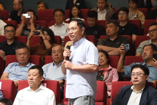 杨元元自传《我的飞行生涯》新书分享会侧记