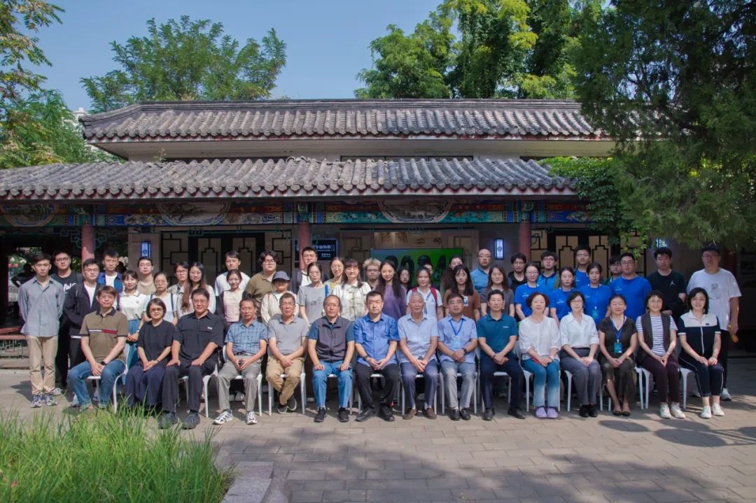 活动邀请了原天津市市容和园林委副主任,天津市风景园林学会原理事长
