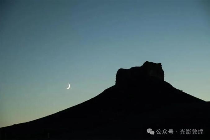 大漠陽關(guān)夕陽美景醉游人