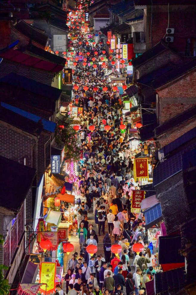【古都夜八点】不放假的老城顶流小吃街，好逛好吃！