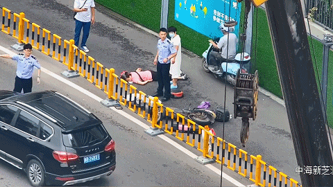 担架救人怎么使用救人过程中，25岁民警突发心梗倒地……_https://www.jmylbn.com_新闻资讯_第2张