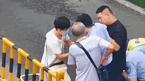 担架救人怎么使用救人过程中，25岁民警突发心梗倒地……_https://www.jmylbn.com_新闻资讯_第4张