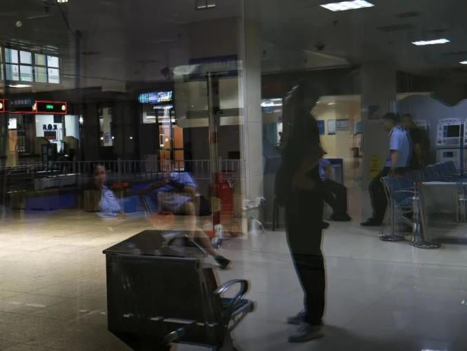 担架救人怎么使用救人过程中，25岁民警突发心梗倒地……_https://www.jmylbn.com_新闻资讯_第7张