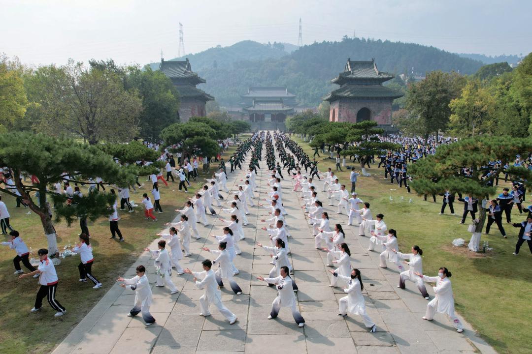 武林高手齐聚武当山？起猛了，修仙小说走入现实了......