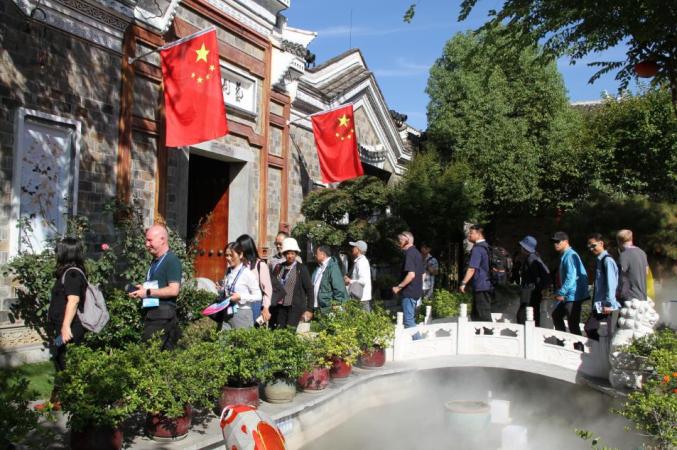 不远万里,只因有你~全球旅行商走进房县西关印象