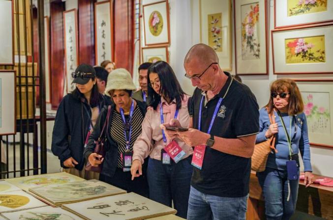 不远万里,只因有你~全球旅行商走进房县西关印象