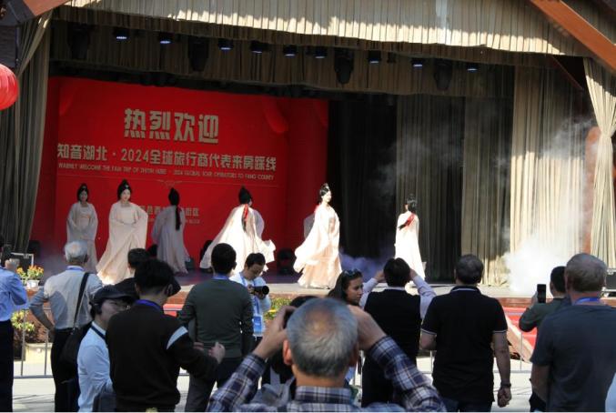 不远万里,只因有你~全球旅行商走进房县西关印象