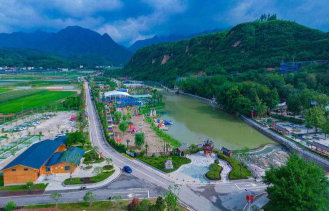 不远万里，只因有你~全球旅行商走进房县西关印象