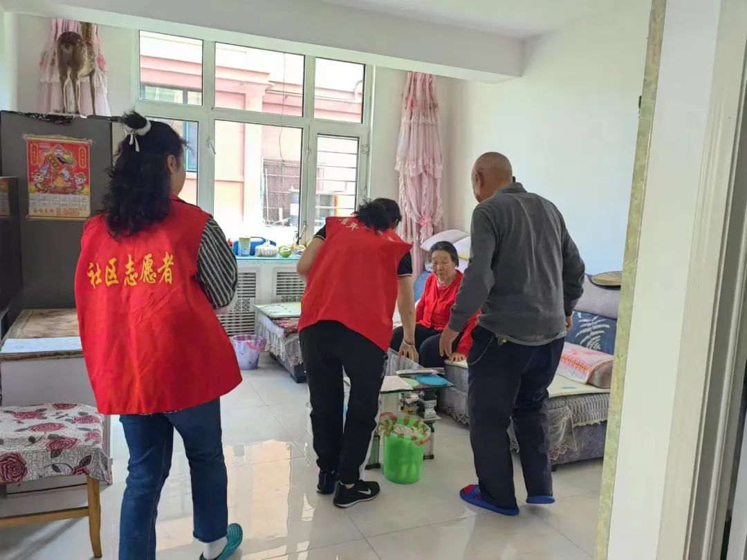 振兴中路广源社区开展反邪教宣传活动