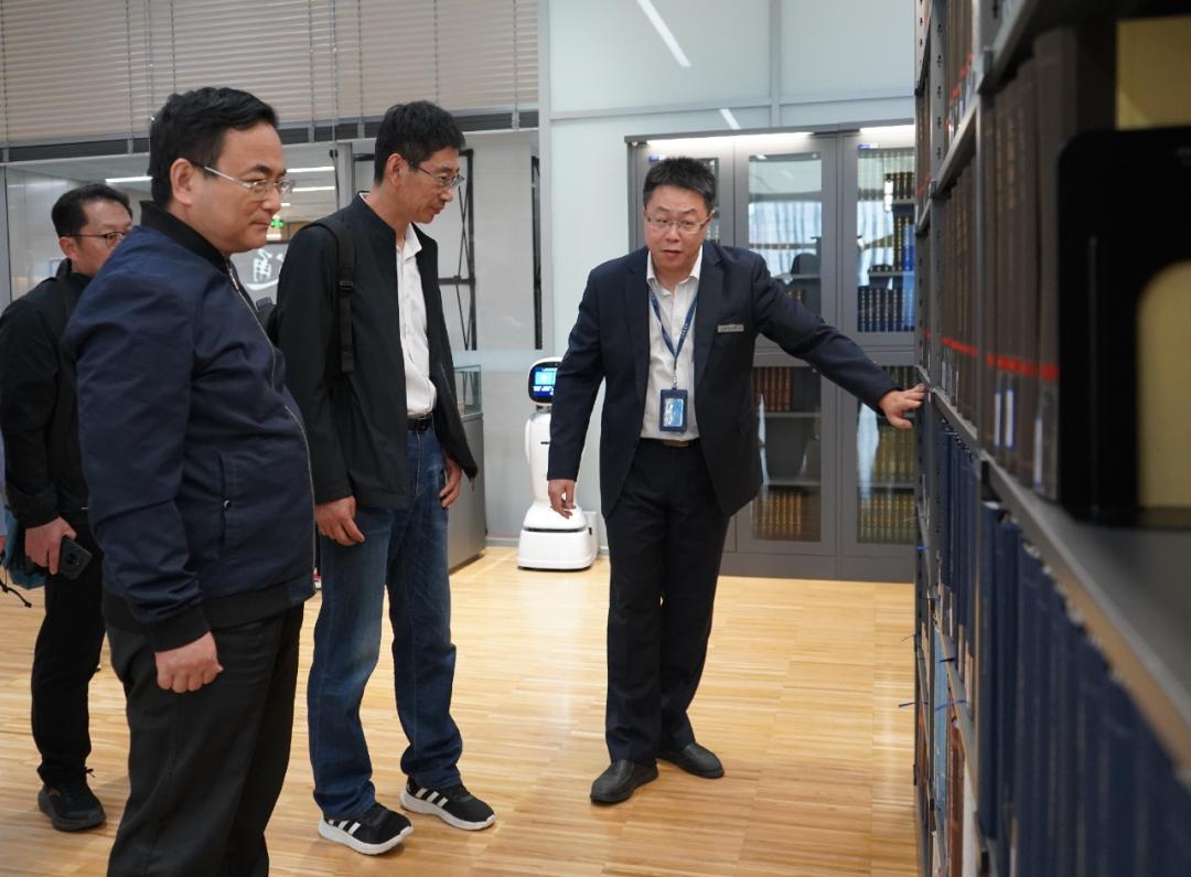 姜海军表示,上海地方志系统在对外宣传,场馆运营,口述史采集等工作上