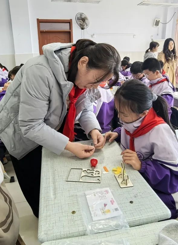 临沂朱陈小学陈维修图片