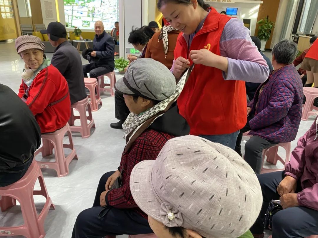 瓜州：开展“情暖桑榆、爱满人间”巾帼志愿服务活动_澎湃号·政务_澎湃新闻-The Paper