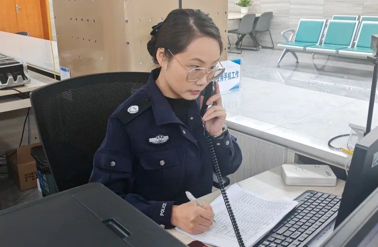 女辅警许美人图片