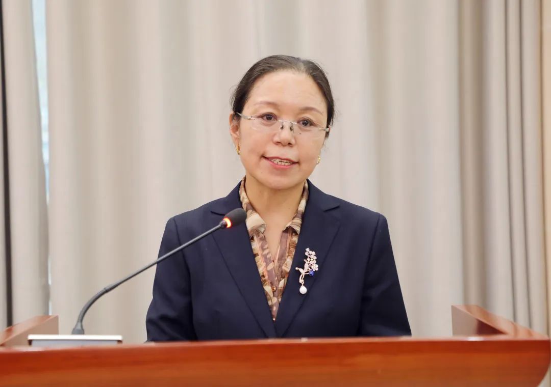 任命龙措同志为自治州人民政府副州长;接受索南丹增同志辞去自治州