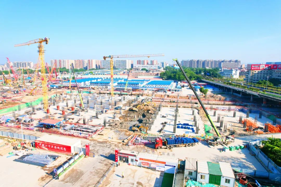 新进展!广湛高铁佛山站东,西翼桩基础施工完毕