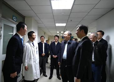 头条 | 市委组织部常务副部长曹远峰一行在喀调研教育,医疗人才"组团