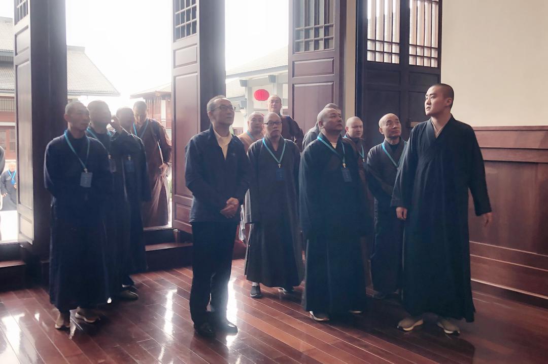 嘉兴市组织佛教教职人员轮训班学员开展教育实践活动