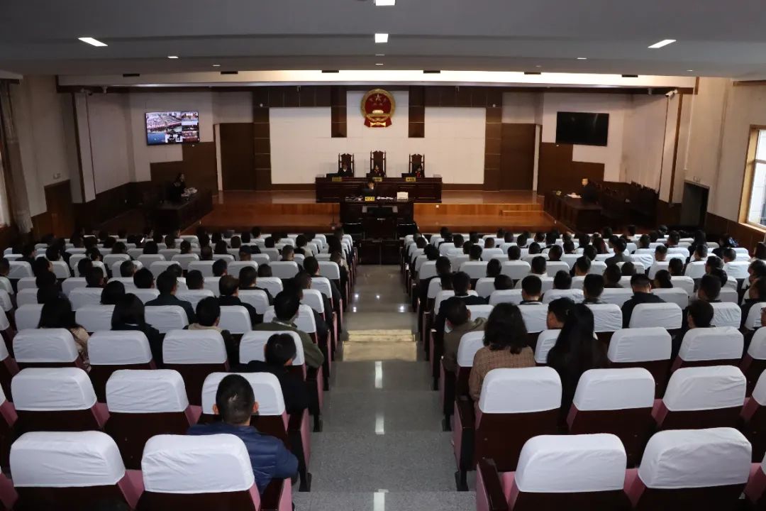 禄劝法院公开开庭审理原马鹿塘乡党委副书记,乡长罗某某受贿,挪用公款