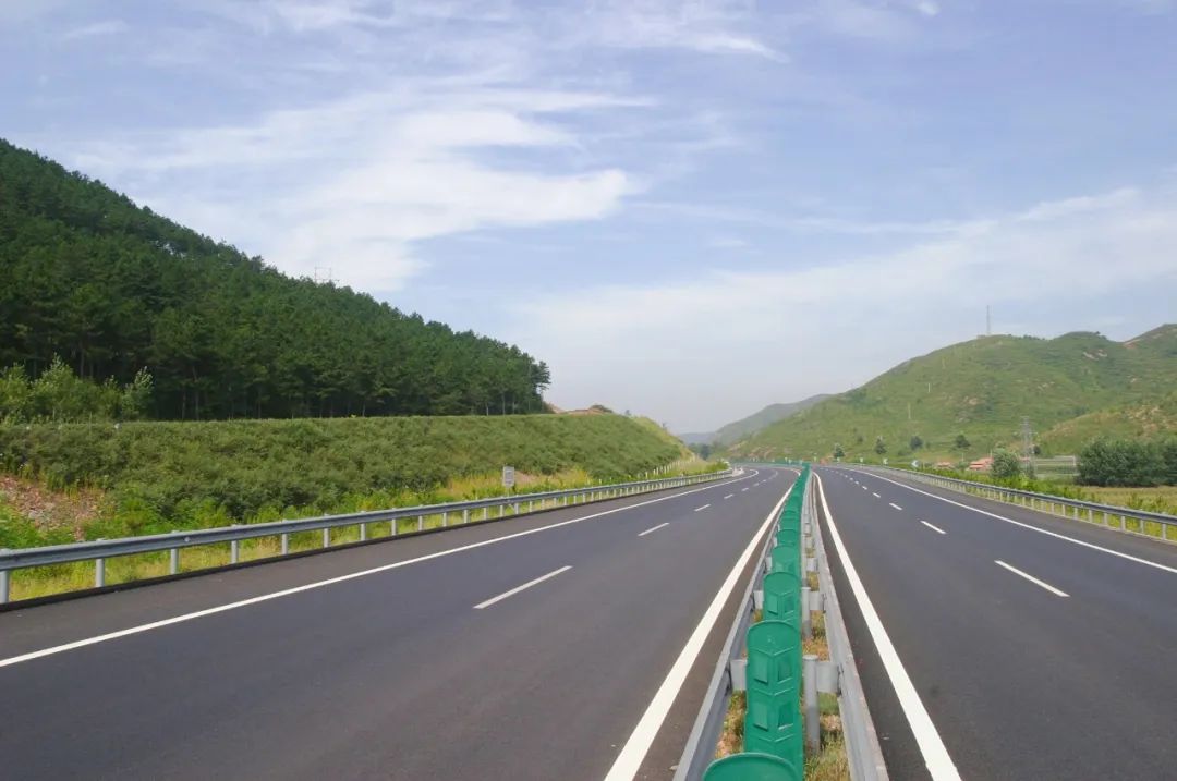 【交通强省 我当先锋】来看京承高速北京至承德段的故事