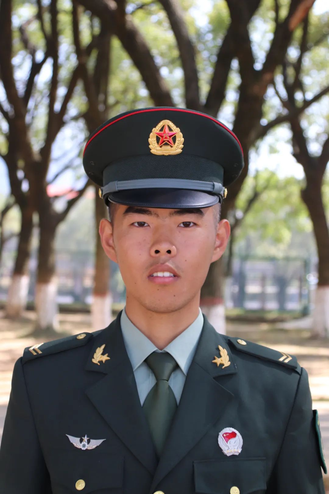 两次报考军校失败,如今他成了陆军军官!