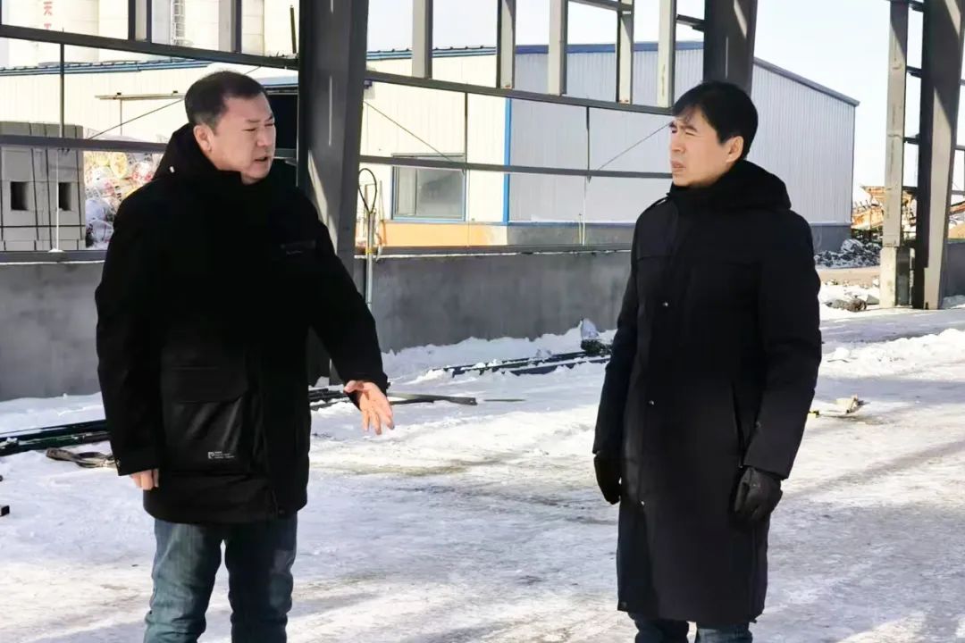 情况在安达市卧里屯镇,刘伟现场踏查卧里屯镇粪污处理中心改造情况