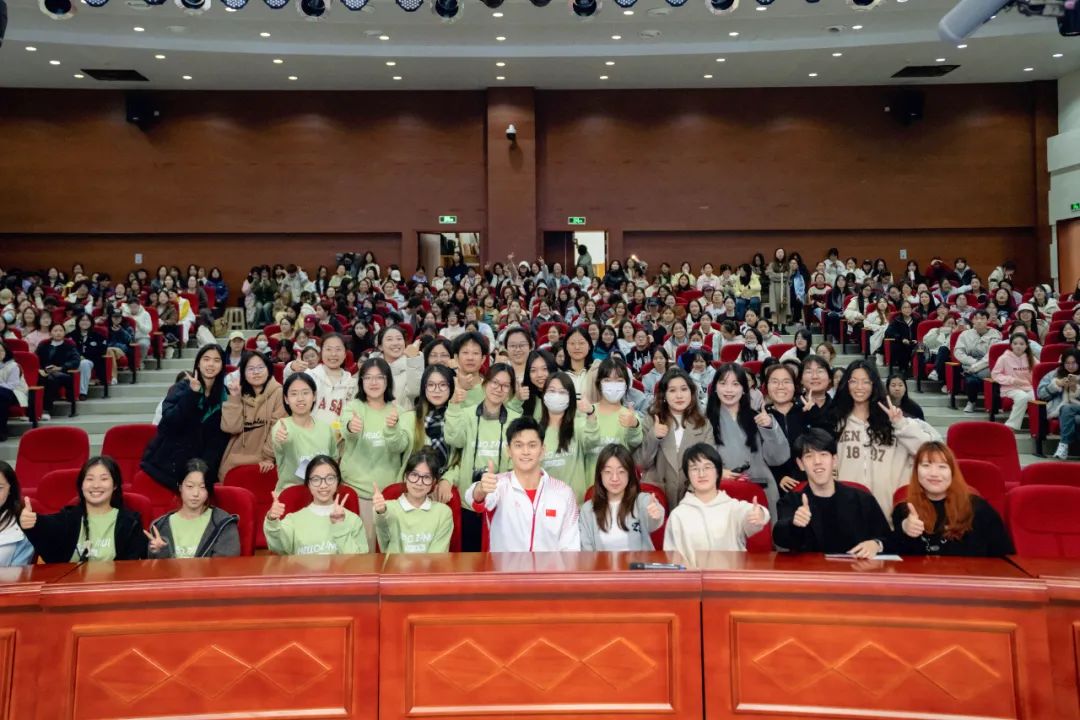 孙杨信念超越极限故事_孙杨晒刻苦训练视频发鸡汤:遇到困难向前 坚持可贵_孙杨浙江师范大学演讲